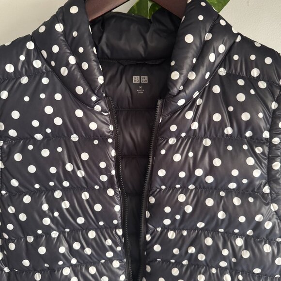 ๐ UNIQLO Down Puffer Vest | Size M (fits SโM) - Picture 3 of 5